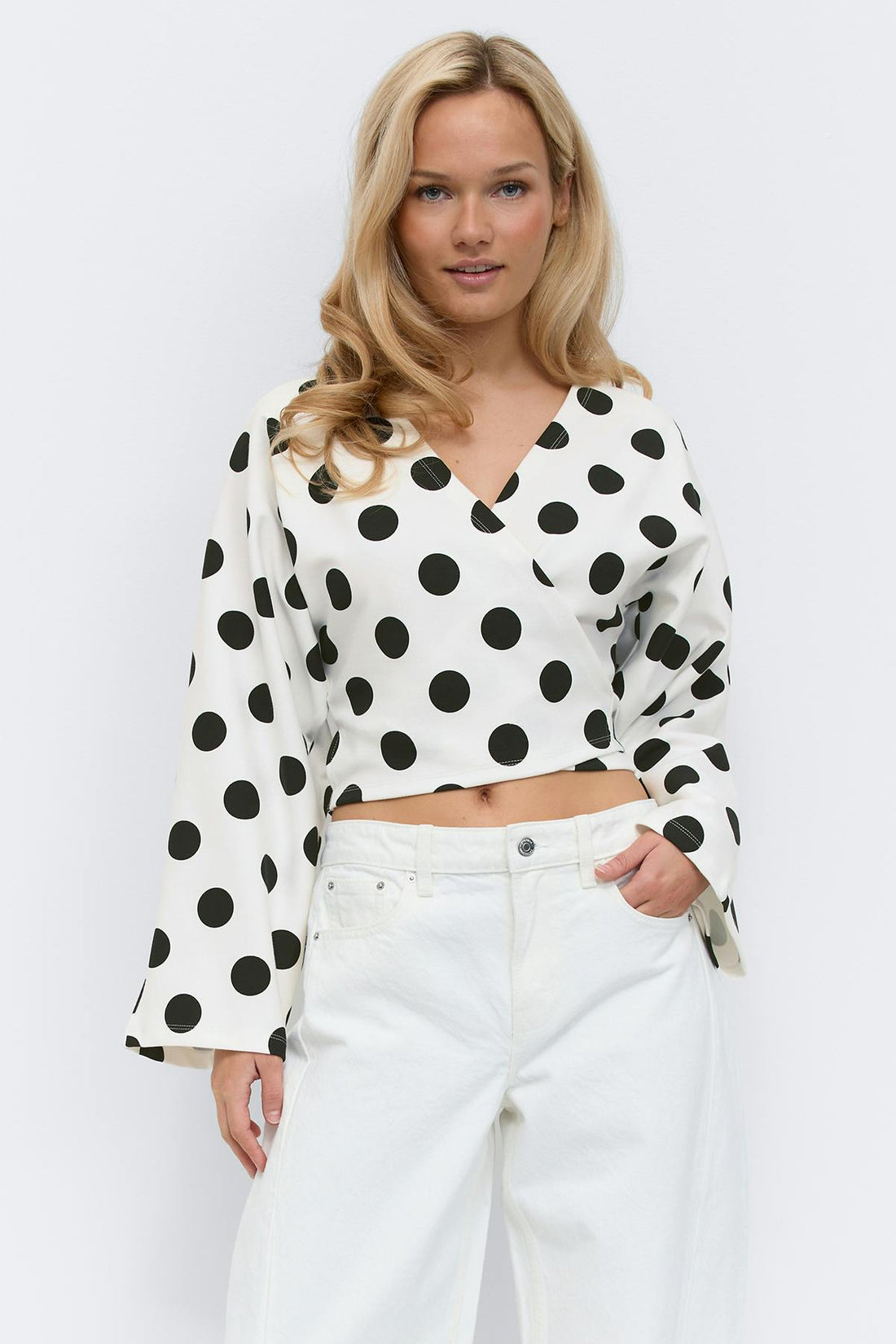 Dot wrap tie top - Black dot