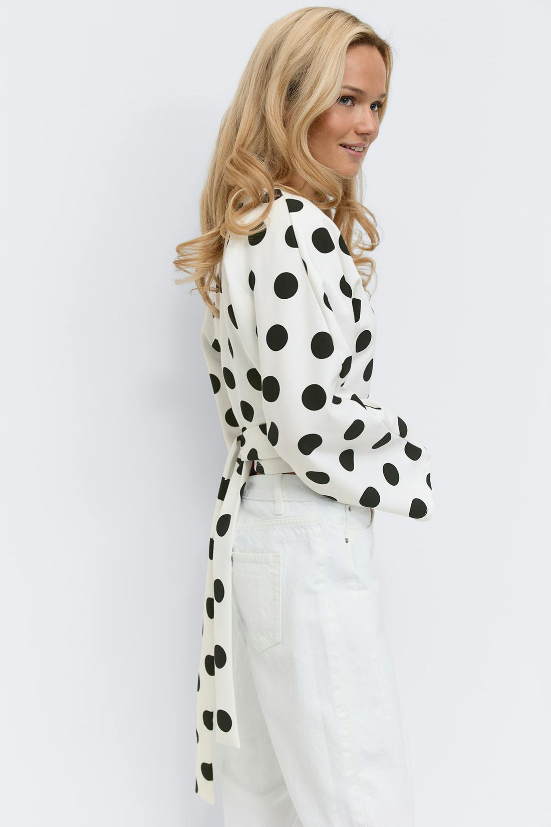 Dot wrap tie top - Black dot