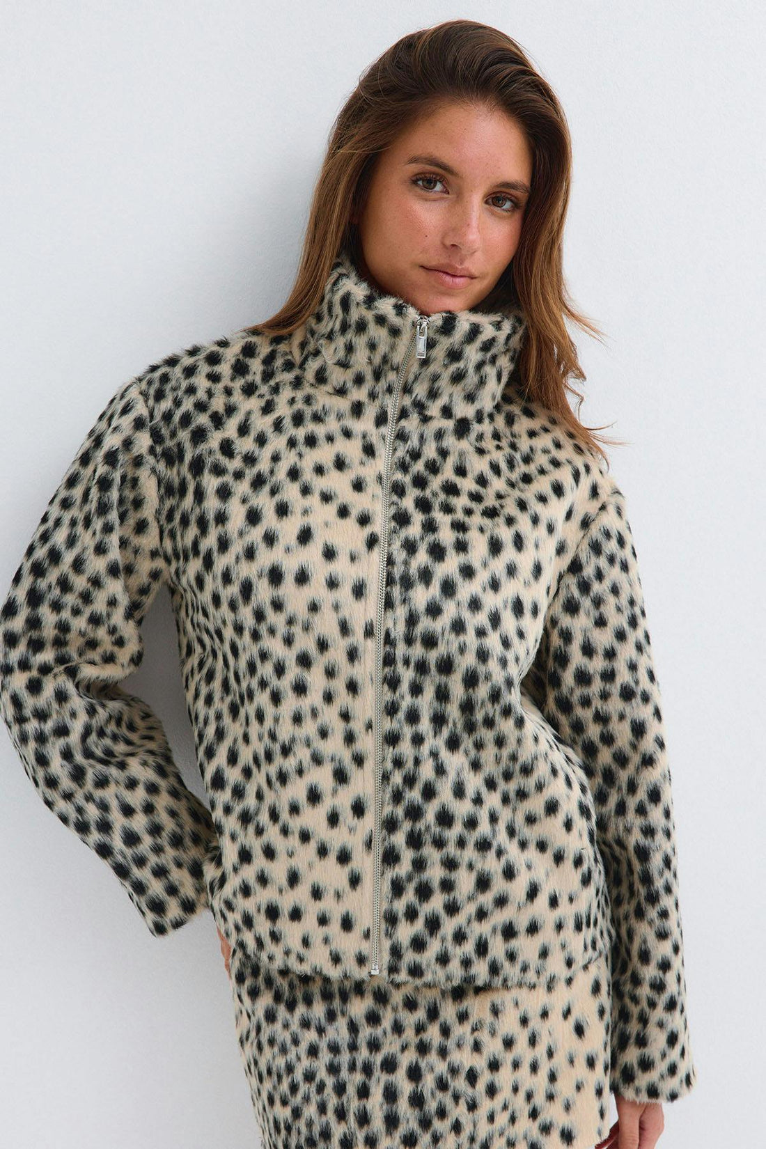 Faux fur high neck jacket - White/paint