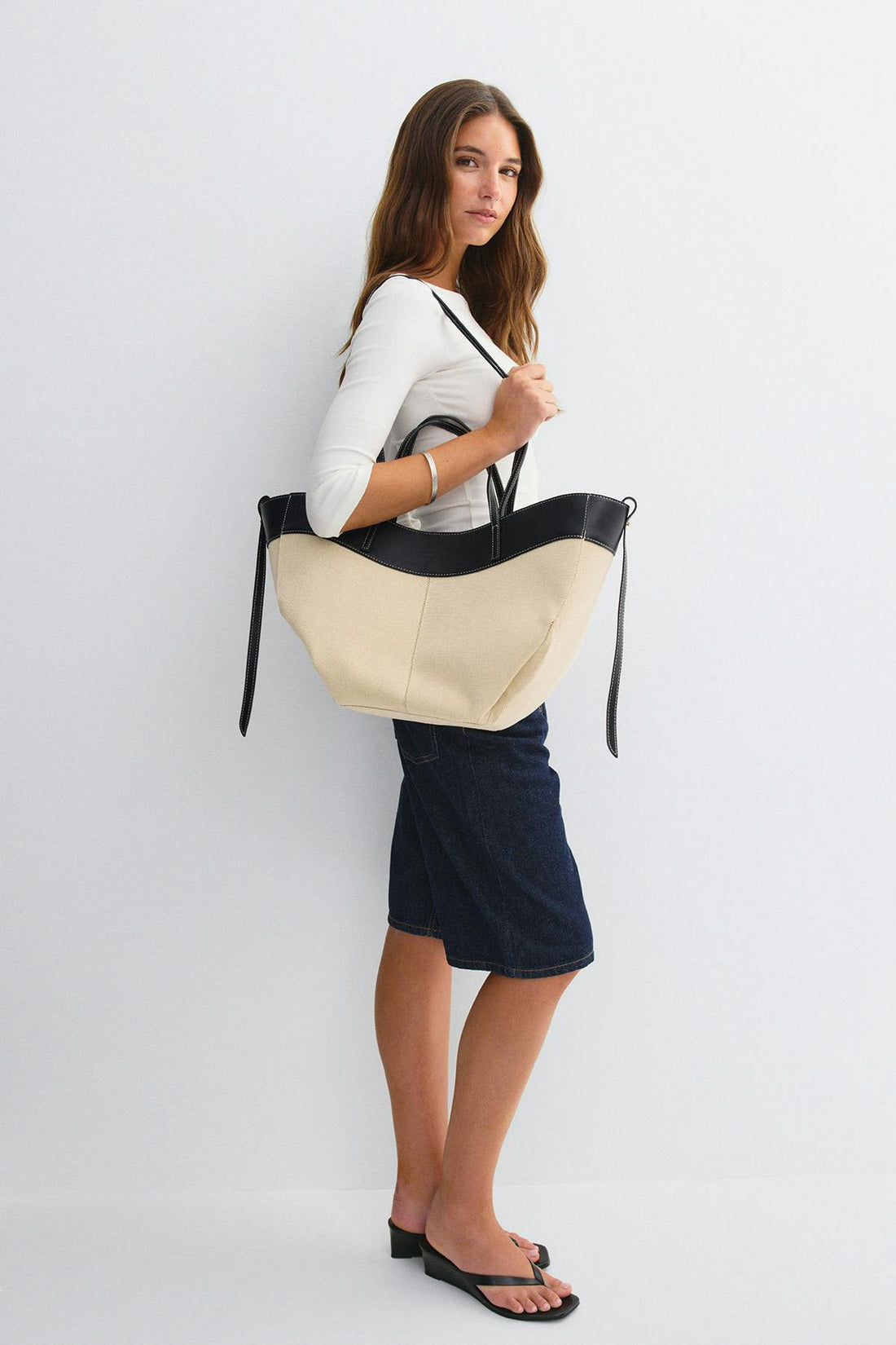 Canvas strap detail tote bag - Offwhite/black