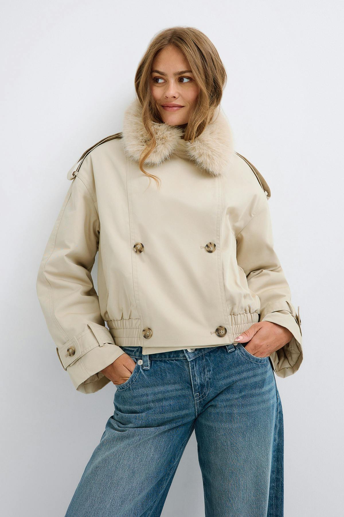 Short faux fur collar jacket - Beige clair