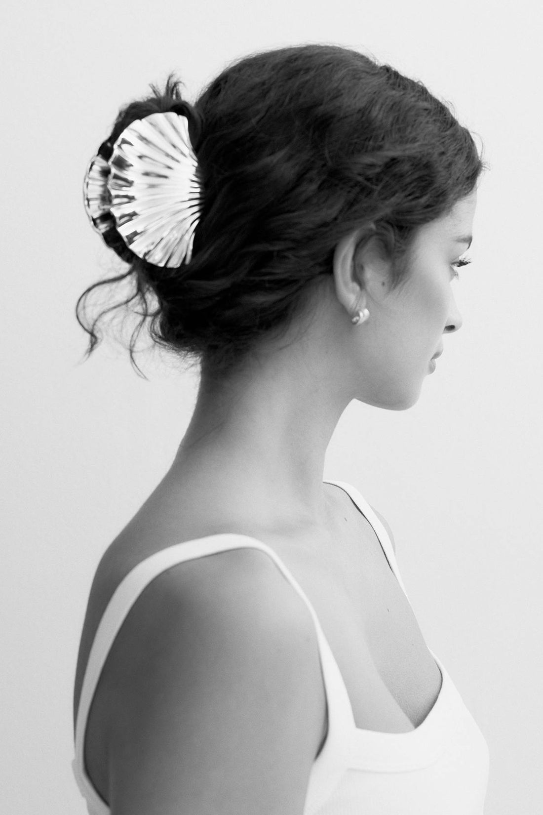 Metal seashell hair clip - Doré
