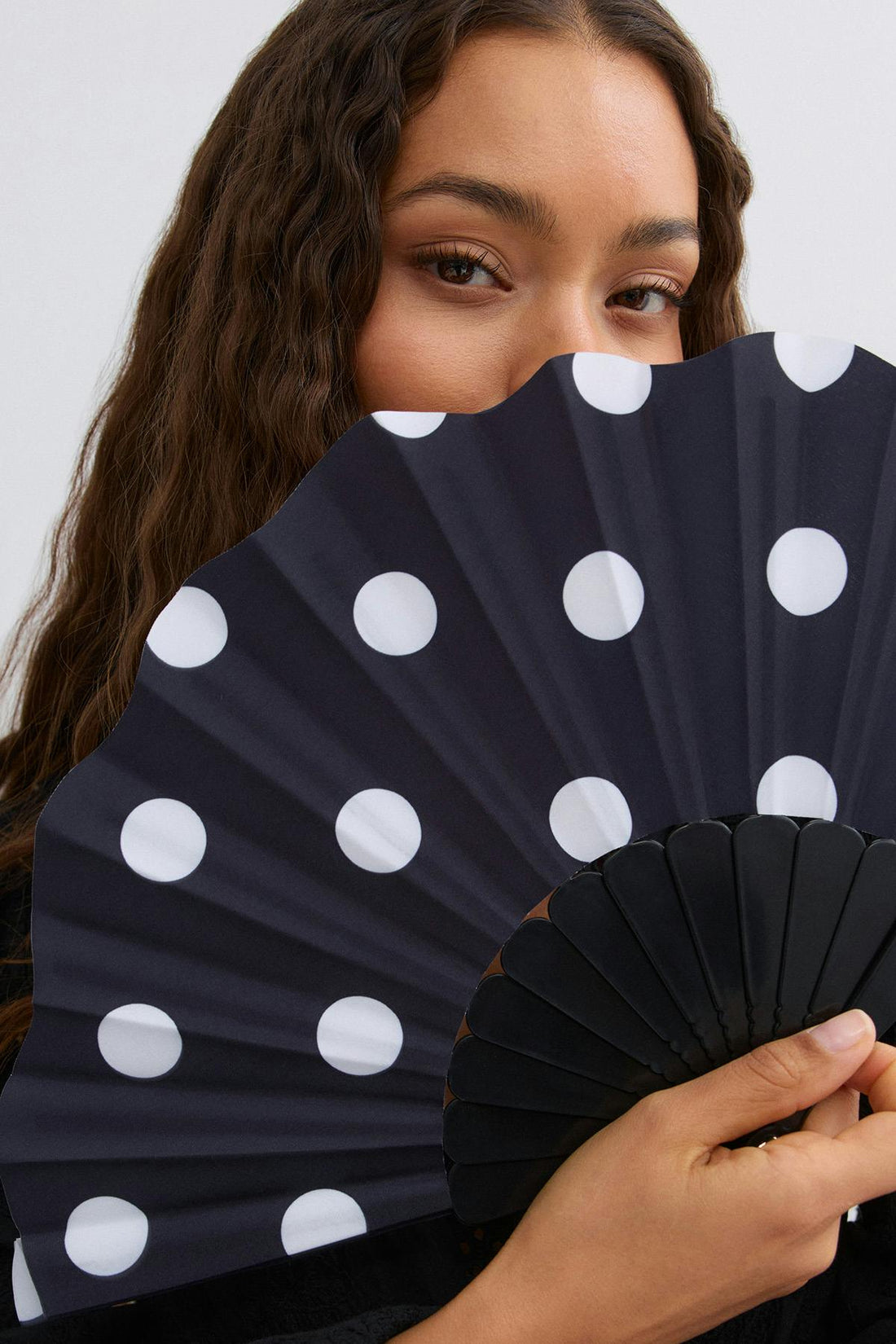 Folding hand fan - Black dotted