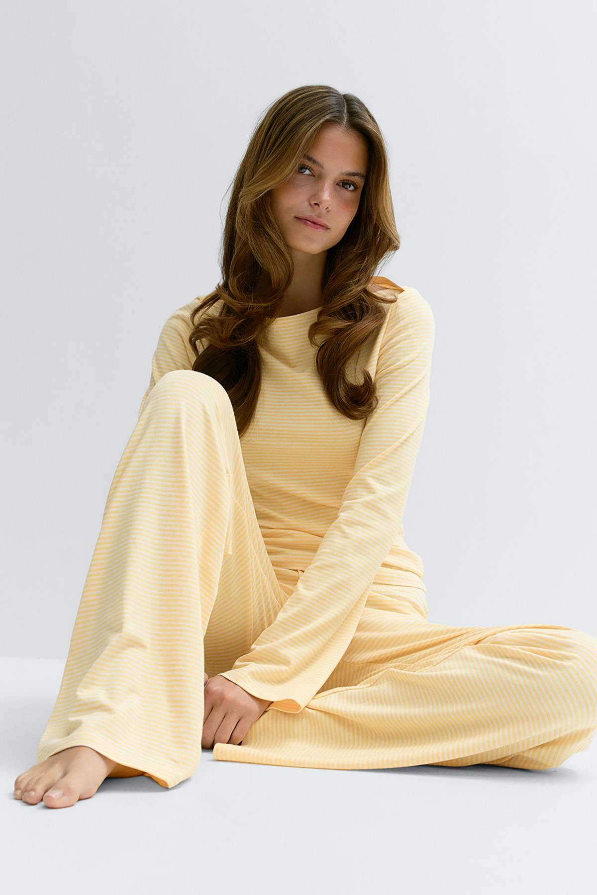 Low waist loungewear trousers - Gardenia