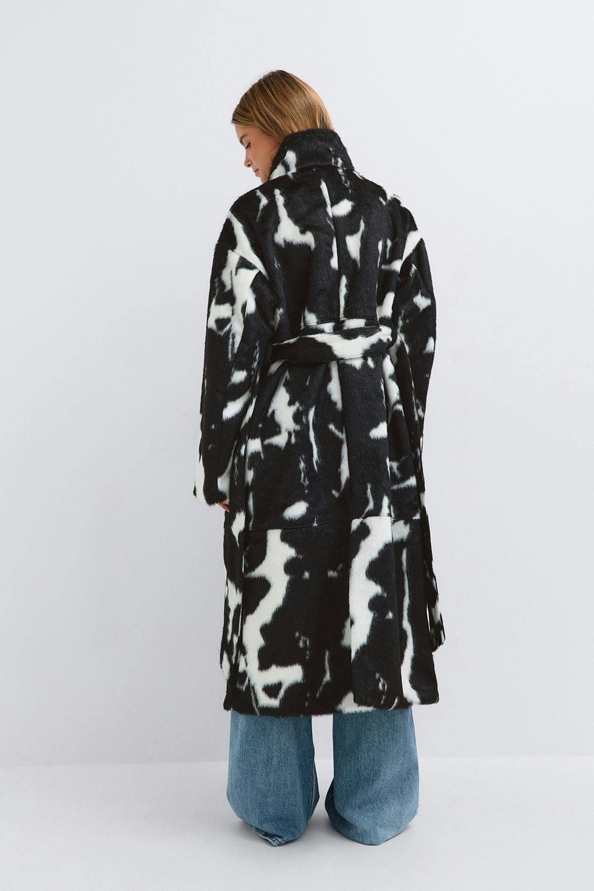 Faux fur high neck coat - Black/white