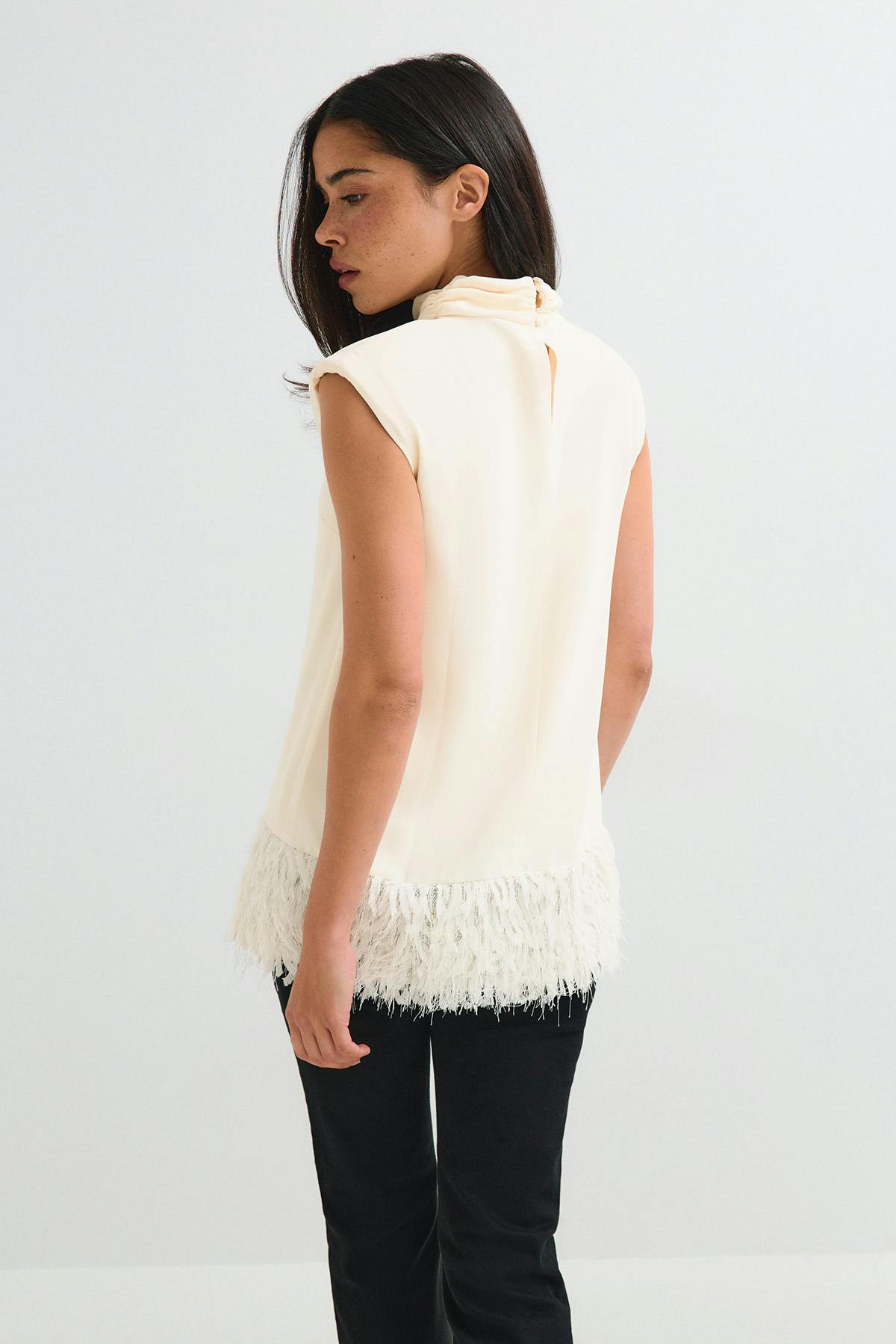 Faux feather top - Creme