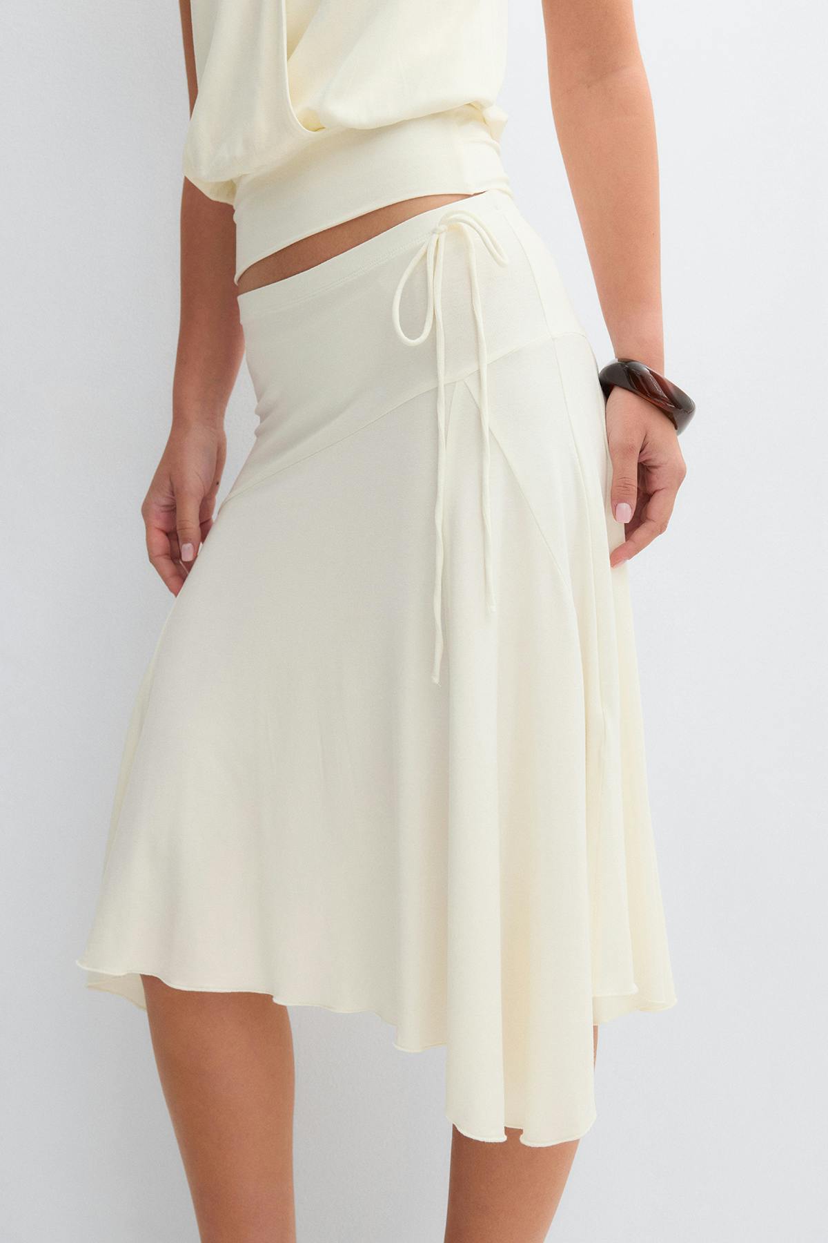 Asymmetric skirt - Egret