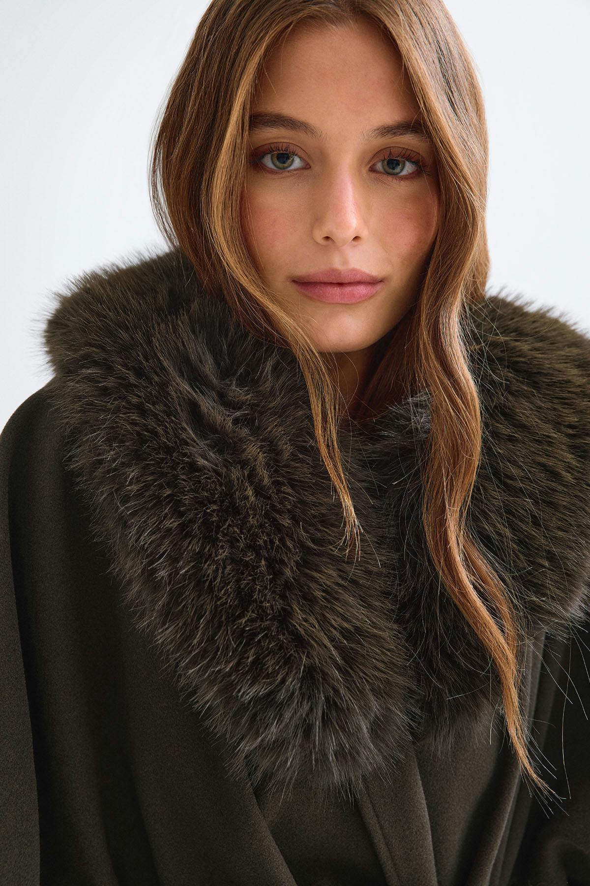 Faux fur collar cape jacket - Noir