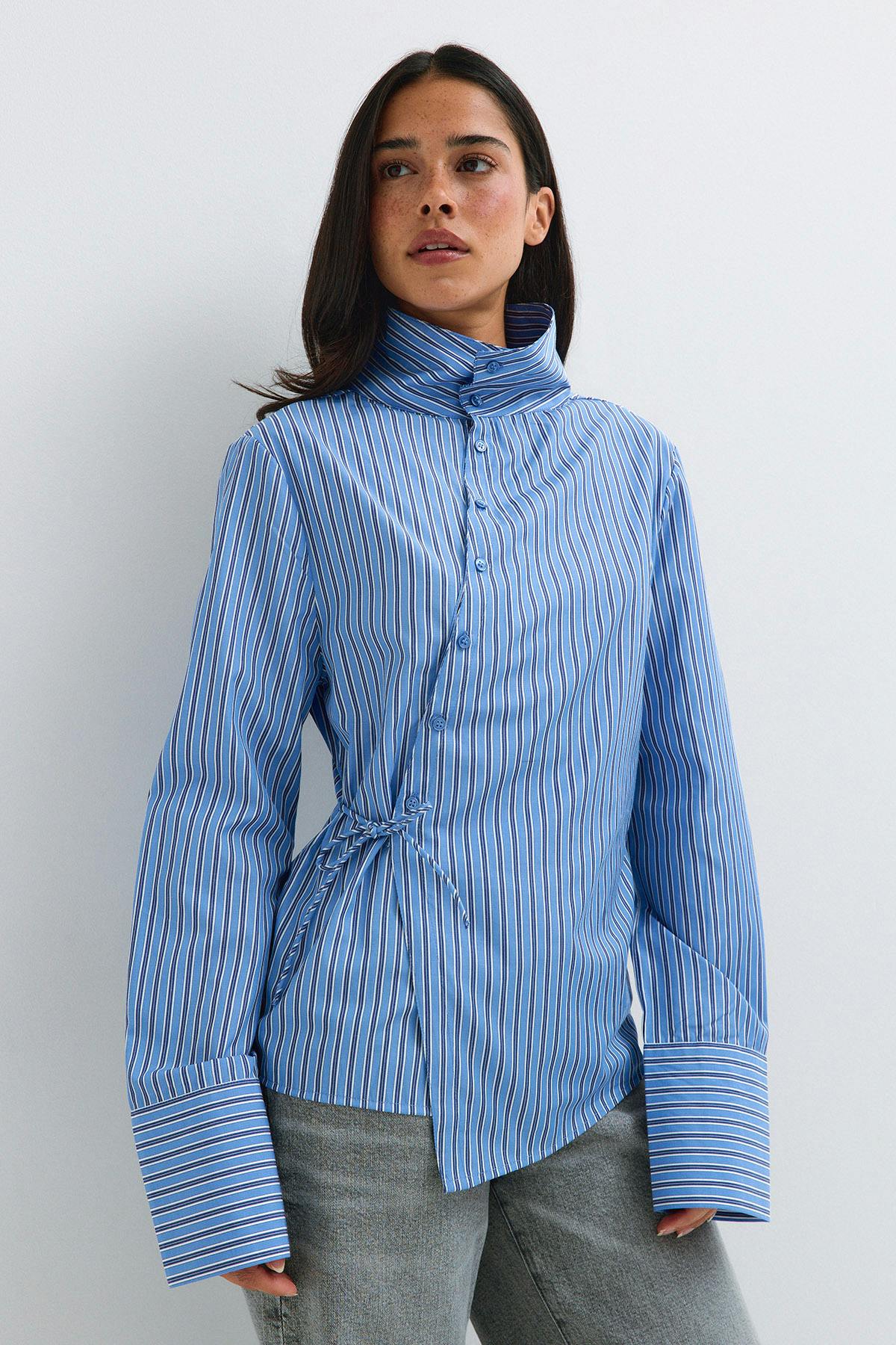 High neck shaped shirt - Blue/stripe