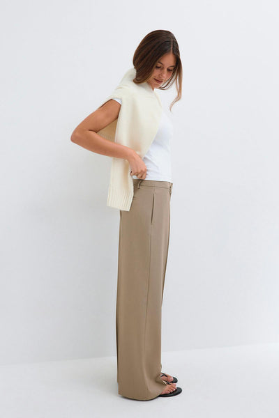 Timeless pintuck trousers