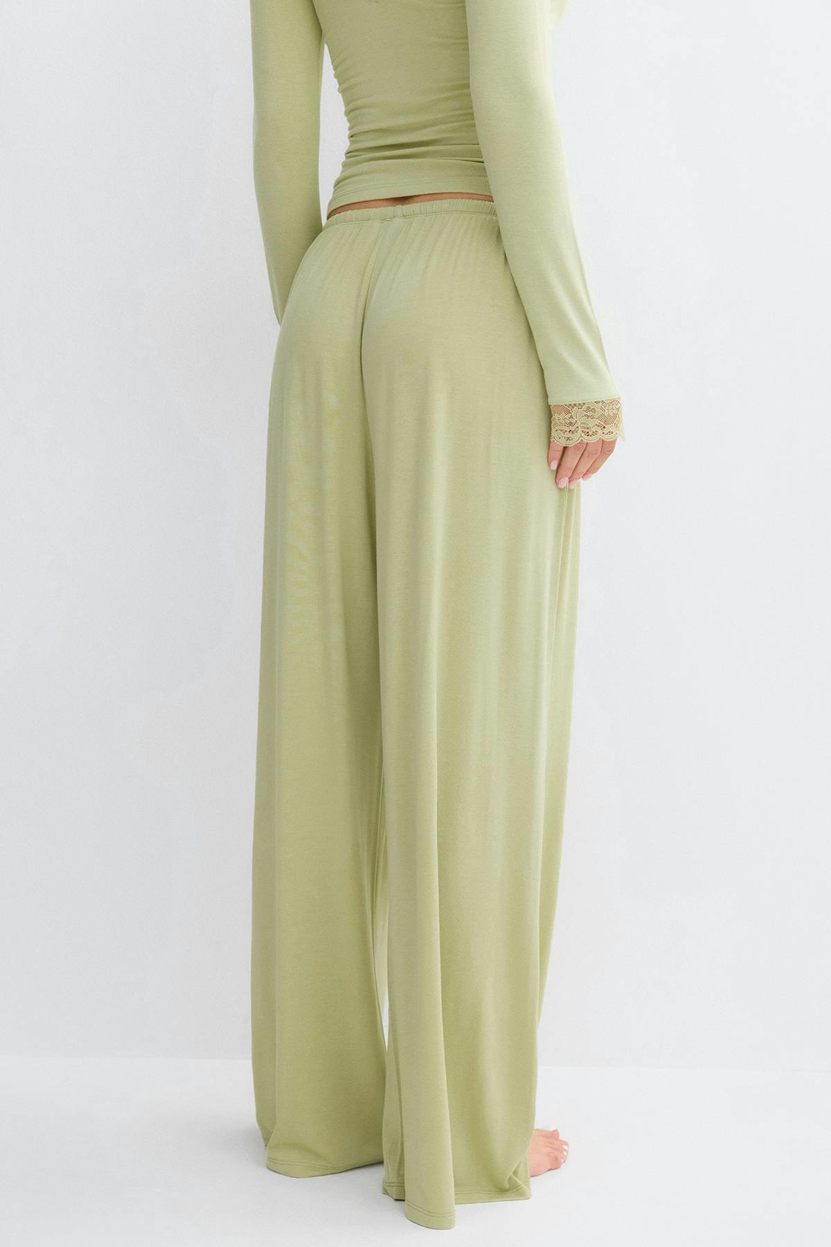 Wide loungewear trousers - Soft green