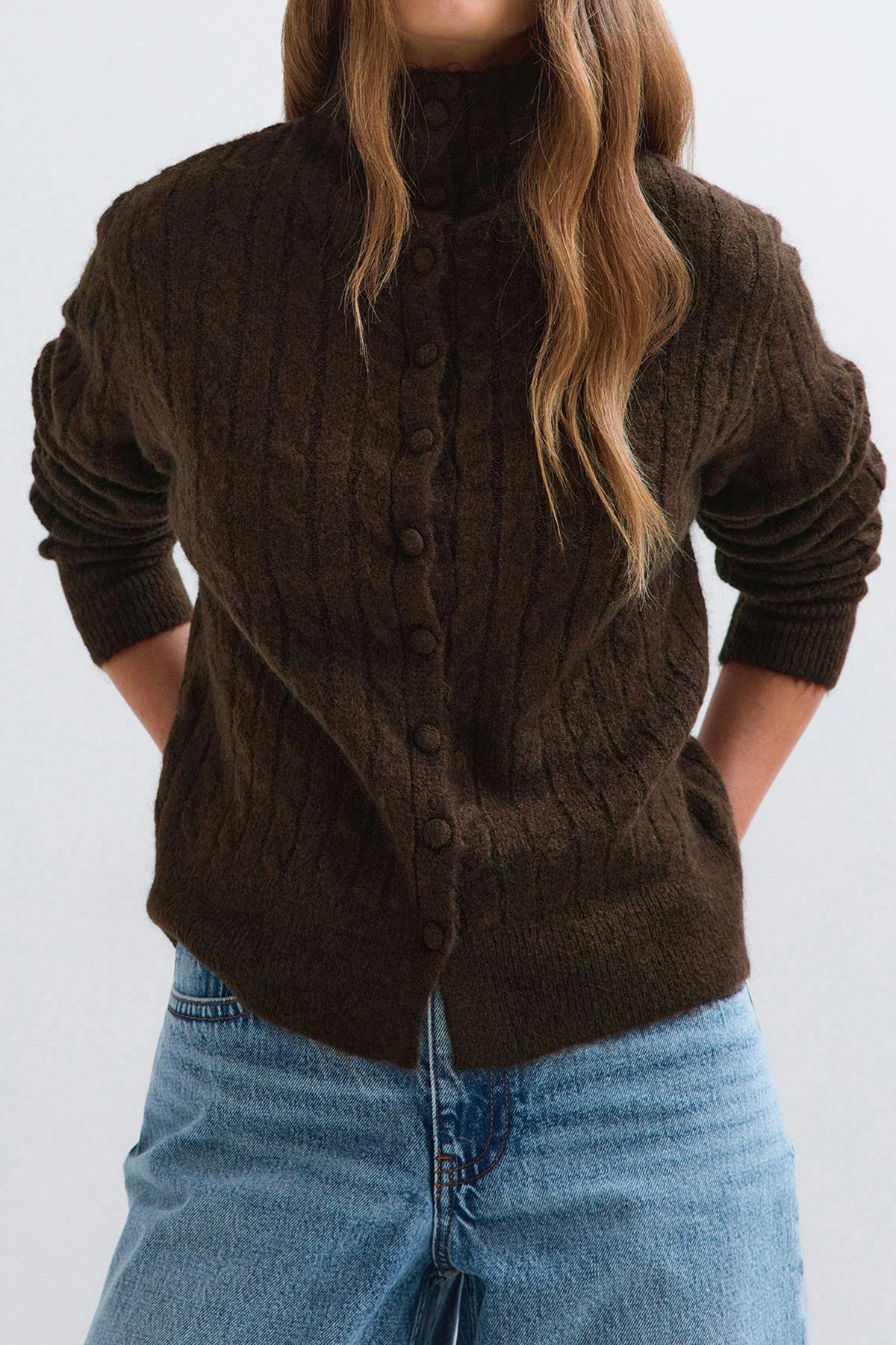 Knitted cable cardigan - Gardenia