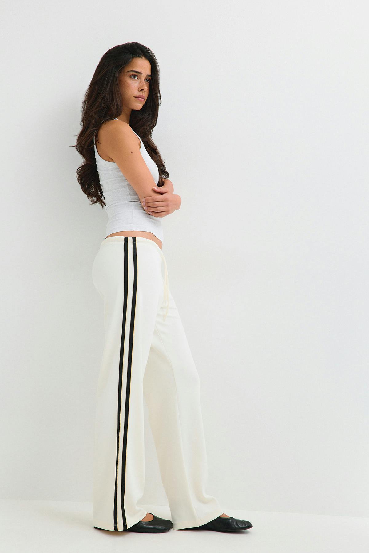 Sporty straight trousers - Tofu