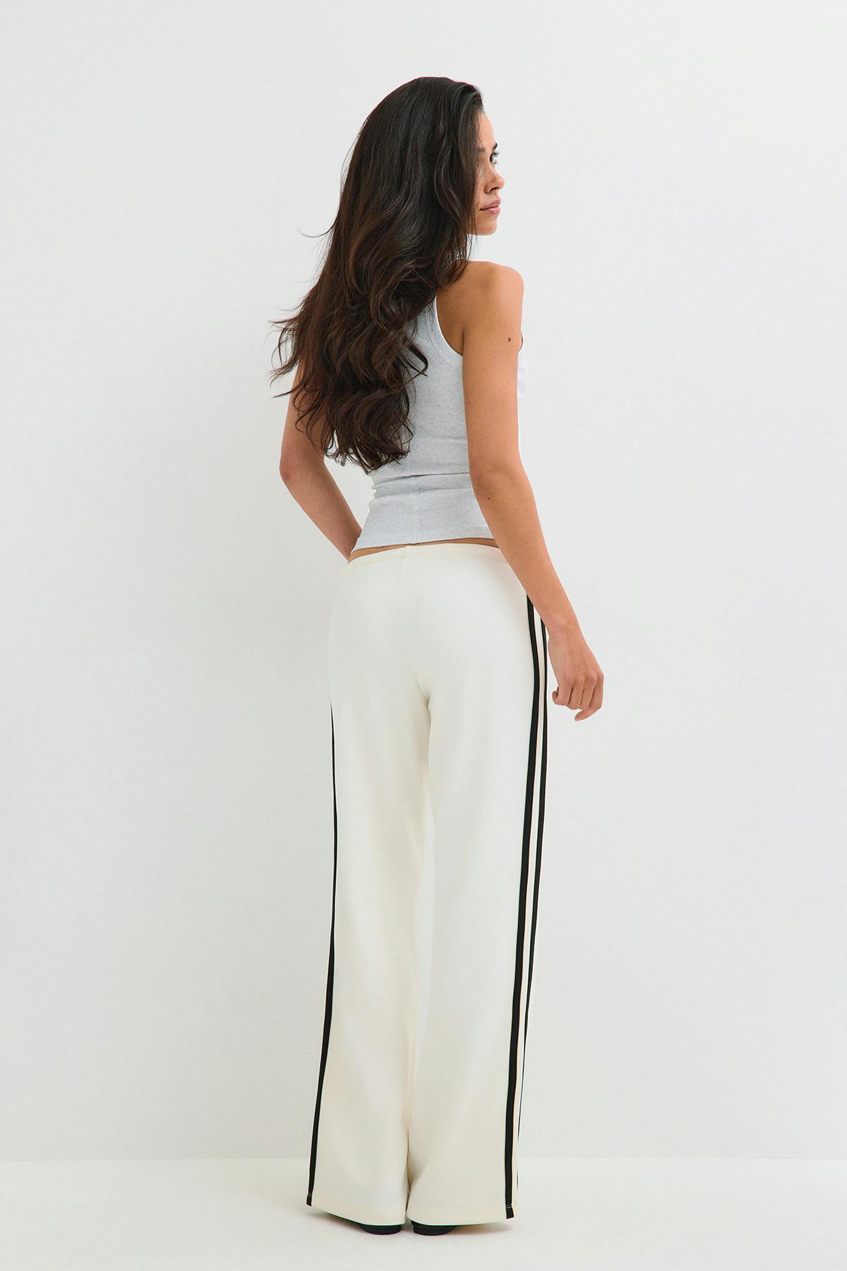 Sporty straight trousers - Tofu