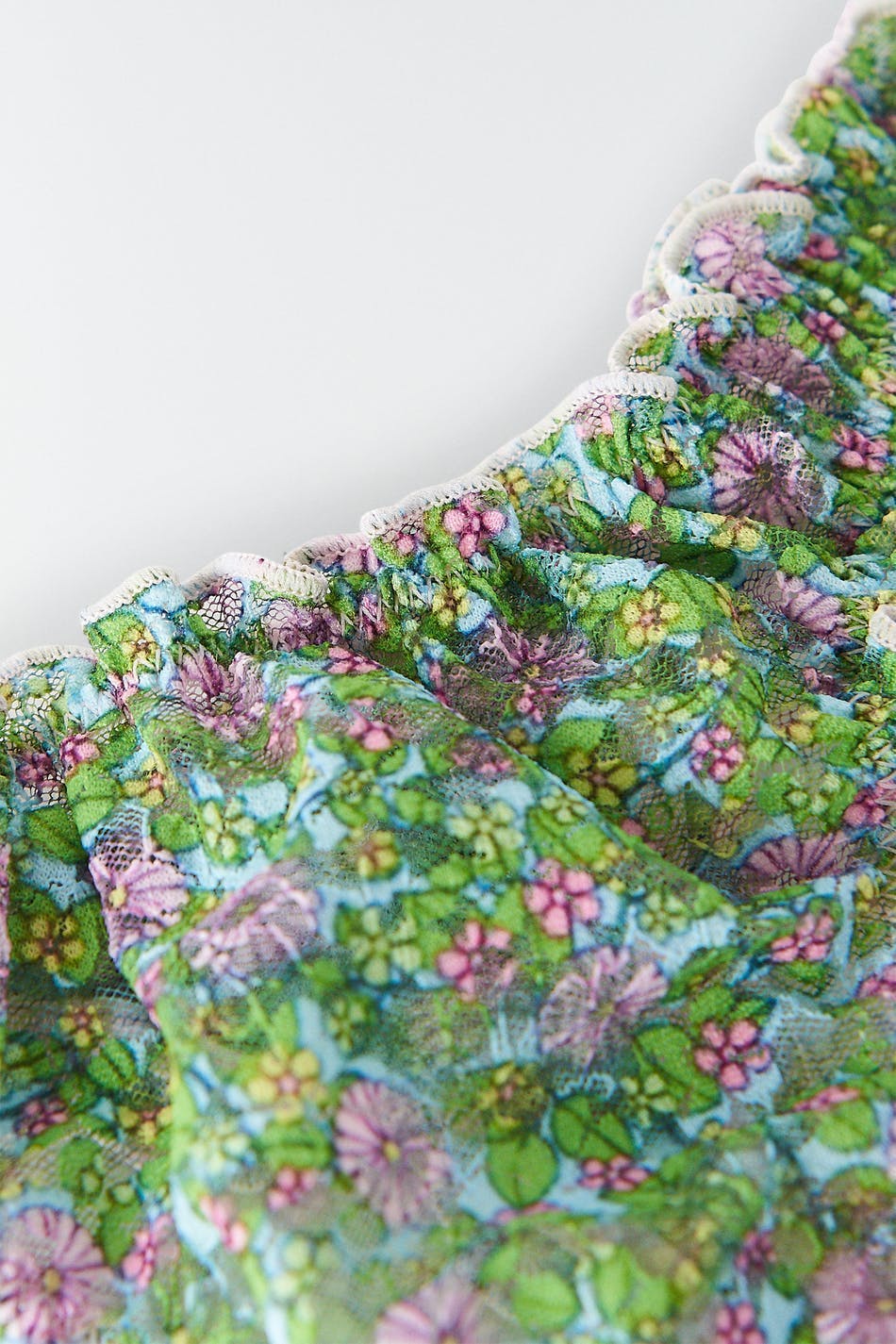lace string - Rhubarb